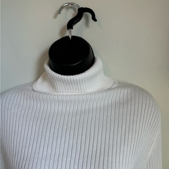 Time and Tru White Turtleneck Size XL - Picture 2 of 9